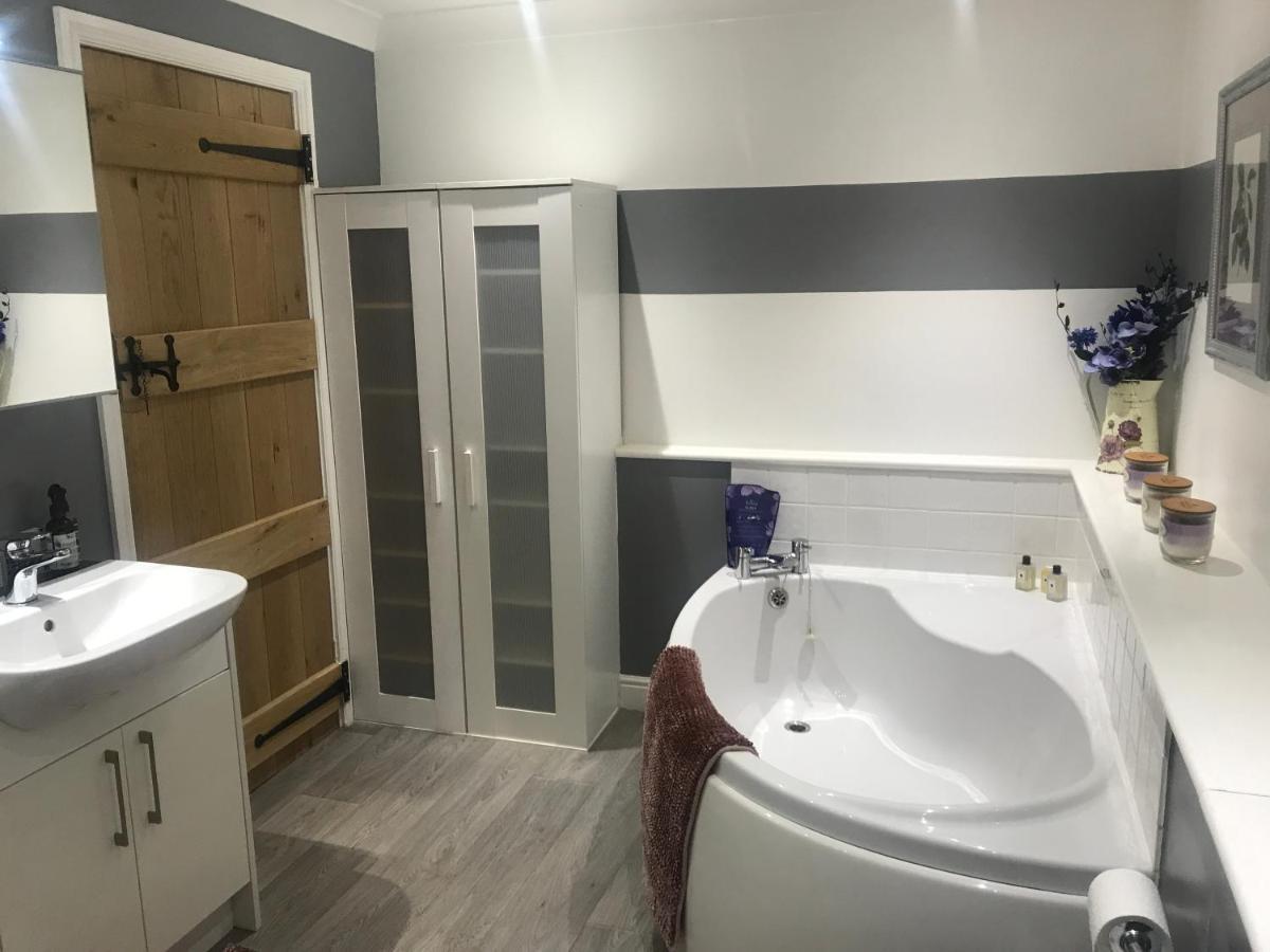 The Master Suite, Enjoy The Countryside In Style Ashover Exteriör bild